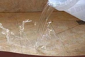 上杭漏水维修 免砸砖防水材料该如何施工